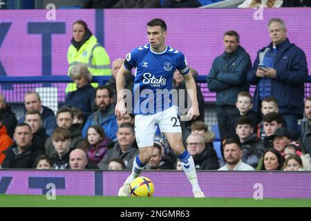 Everton, Großbritannien. 18. Februar 2023. Seamus Coleman von Everton in Aktion. Spiel der Premier League, Everton gegen Leeds Utd im Goodison Park in Liverpool am Samstag, den 18. Februar 2023. Dieses Bild darf nur zu redaktionellen Zwecken verwendet werden. Nur redaktionelle Verwendung, Lizenz für kommerzielle Verwendung erforderlich. Keine Verwendung bei Wetten, Spielen oder Veröffentlichungen von Clubs/Ligen/Spielern. Bild von Chris Stading/Andrew Orchard Sportfotografie/Alamy Live News Kredit: Andrew Orchard Sportfotografie/Alamy Live News Stockfoto