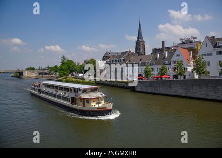 Ausflugsboot auf der Mause, Maastricht, Limburg Provinz, Holland Stockfoto