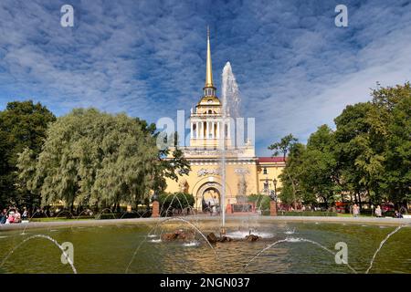 St. Petersburg, Russland. Die Admiralität Gebäude ist das ehemalige Hauptquartier der Admiralty Board und die Kaiserliche Russische Marine Stockfoto