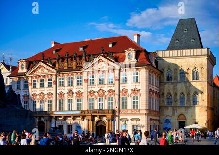 In Prag in der Tschechischen Republik. Kinsky Palast in der Altstadt Stockfoto