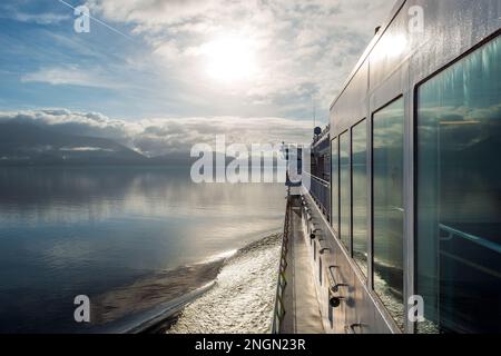 Inside Passage Kreuzfahrtschiff zwischen Prince Rupert und Port Hardy bei Sonnenaufgang, British Columbia, Kanada. Stockfoto