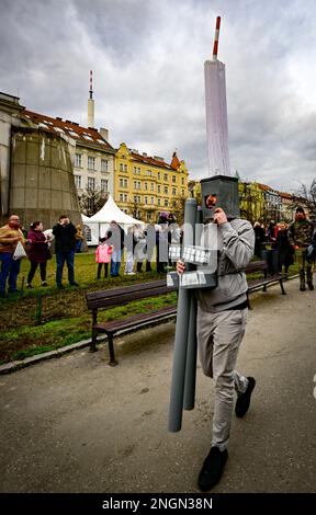 Prag, Tschechische Republik. 18. Februar 2023. Der traditionelle Slawische Karneval fand am 18. Februar 2023 in Zizkov, Prager Bezirk, Tschechische Republik, statt. Kredit: Roman Vondrous/CTK Photo/Alamy Live News Stockfoto