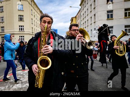 Prag, Tschechische Republik. 18. Februar 2023. Der traditionelle Slawische Karneval fand am 18. Februar 2023 in Zizkov, Prager Bezirk, Tschechische Republik, statt. Kredit: Roman Vondrous/CTK Photo/Alamy Live News Stockfoto