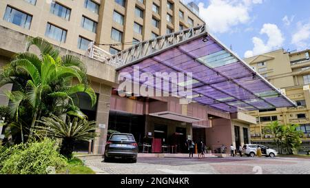 Bangalore, Karnataka, Indien - 19 2022. Juni: Vordereingang und Blick auf das Chancery Pavilion Hotel. Zentral gelegen in Bangalore City. Stockfoto