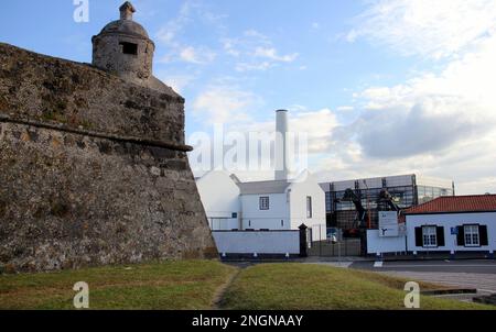 Sao Bras Fort, westliche Eckbastion, Early-Evening-Aussicht, Ponta Delgada, Sao Miguel, Azoren, Portugal Stockfoto