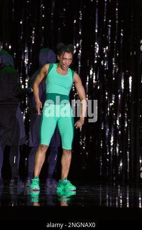 Idunnu Munch (Wellgunde) im RHINEGOLD von Richard Wagner an der English National Opera (ENO), London Coliseum, London WC2 18/02/2023 englische Übersetzung: John Deathridge Diritor: Martyn Brabbins Design: Stewart Laing Beleuchtung: Adam Silverman Choreographin: Sarah Fahie Regisseur: Richard Jones Stockfoto