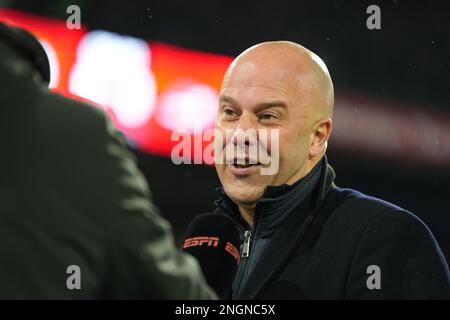 ROTTERDAM - Feyenoord Coach Arne Slot während des niederländischen Premier-League-Spiels zwischen Feyenoord und AZ im Feyenoord Stadion de Kuip am 18. Februar 2023 in Rotterdam, Niederlande. ANP ED VAN DE POL Stockfoto