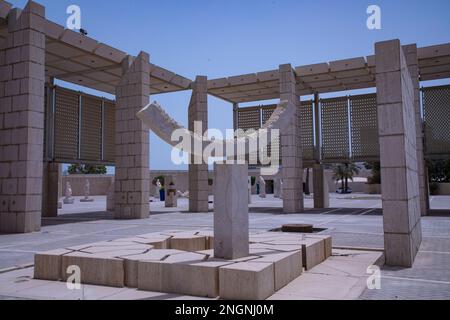 Blick auf Skulpturen ausgestellt im National Museum in Manama, Bahrain Stockfoto