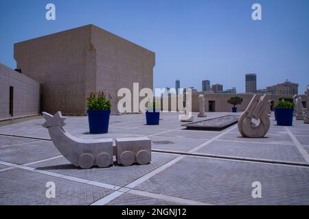 Blick auf Skulpturen ausgestellt im National Museum in Manama, Bahrain Stockfoto