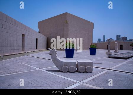 Blick auf Skulpturen ausgestellt im National Museum in Manama, Bahrain Stockfoto