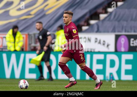 Max Aarons Nr. 2 von Norwich City während des Sky Bet Championship-Spiels zwischen Wigan Athletic und Norwich City im DW Stadium, Wigan, am Samstag, den 18. Februar 2023. (Foto: Mike Morese | MI News) Guthaben: MI News & Sport /Alamy Live News Stockfoto