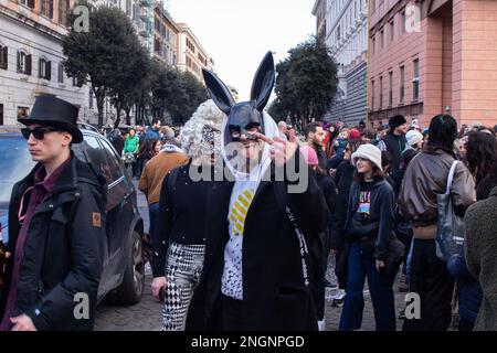 Rom, Italien. 18. Februar 2023. Karnevalsparade im Stadtteil Esquilino in Rom, anlässlich des Shrove-Samstags. (Foto: Matteo Nardone/Pacific Press) Kredit: Pacific Press Media Production Corp./Alamy Live News Stockfoto