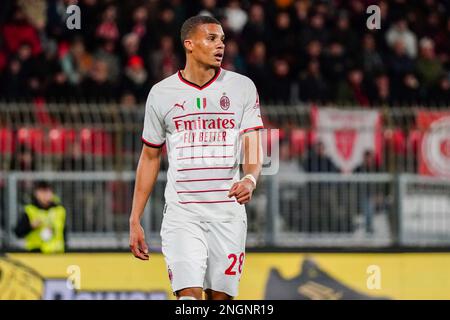 Monza, Italien. 18. Februar 2023. Malick Thiaw (AC Mailand) während des Fußballspiels Der italienischen Meisterschaft Serie A zwischen AC Monza und AC Mailand am 18. Februar 2023 im U-Power Stadium in Monza, Italien. Kredit: Luca Rossini/Alamy Live News Stockfoto
