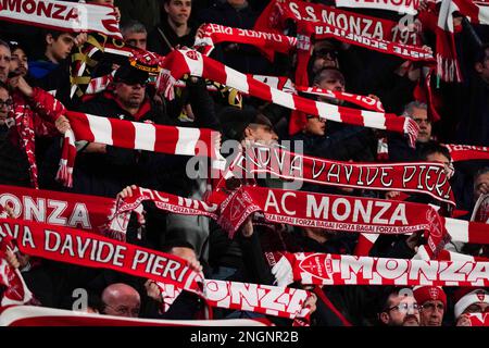 Monza, Italien. 18. Februar 2023. AC Monza Fans während der italienischen Meisterschaft Serie A Fußballspiel zwischen AC Monza und AC Mailand am 18. Februar 2023 im U-Power Stadium in Monza, Italien. Kredit: Luca Rossini/Alamy Live News Stockfoto