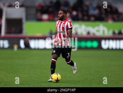 London, Großbritannien. 18. Februar 2023; GTECH Community Stadium, Brentford, London, England; Premier League Football, Brentford gegen Crystal Palace; Rico Henry von Brentford Credit: Action Plus Sports Images/Alamy Live News Stockfoto