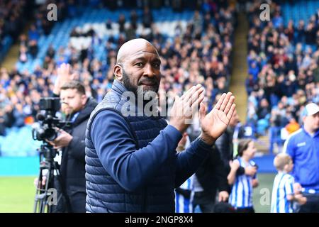 Hillsborough Stadium, Sheffield, England - 18. Februar 2023 Darren Moore Manager von Sheffield Wednesday - vor dem Spiel Sheffield Wednesday V MK Dons, Sky Bet League One, 2022/23, Hillsborough Stadium, Sheffield, England - 18. Februar 2023 Kredit: Arthur Haigh/WhiteRosePhotos/Alamy Live News Stockfoto