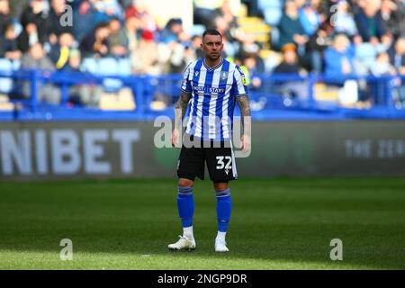 Hillsborough Stadium, Sheffield, England - 18. Februar 2023 Jack Hunt (32) of Sheffield Wednesday - während des Spiels Sheffield Wednesday V MK Dons, Sky Bet League One, 2022/23, Hillsborough Stadium, Sheffield, England - 18. Februar 2023 Guthaben: Arthur Haigh/WhiteRosePhotos/Alamy Live News Stockfoto