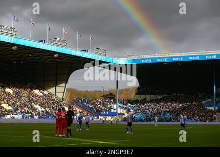 Hillsborough Stadium, Sheffield, England - 18. Februar 2023 Regenbogen über Hillsborough - während des Spiels Sheffield Wednesday V MK Dons, Sky Bet League One, 2022/23, Hillsborough Stadium, Sheffield, England - 18. Februar 2023 Guthaben: Arthur Haigh/WhiteRosePhotos/Alamy Live News Stockfoto