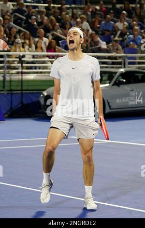 Februar 18 - Delray Beach: Taylor Fritz (USA) besiegt Mackenzie McDonald (USA) und tritt in das Finale der Delray Beach Open 2023 im Delray Beach Tennis Center ein. Kredit: Andrew Patron/MediaPunch Stockfoto