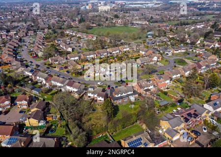 Dateifoto vom 27. Oktober 03/2020 von einer Luftaufnahme von Leverstock Green, nahe Hemel Hempstead. Der durchschnittliche Preis eines Hauses stieg im Februar um nur £14 Monat im Monat, laut einer Immobilienwebsite. Rightmove sagte, es sei der kleinste Anstieg, den es zwischen Januar und Februar verzeichnet hat, und zwar in Rekorden, die bis ins Jahr 2001 zurückreichen. In ganz Großbritannien beträgt der durchschnittliche Preis für ein Haus im Februar 362.452 Pfund. Ausgabedatum: Montag, 20. Februar 2023. Stockfoto