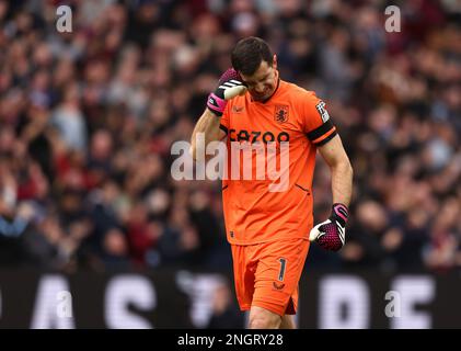 Birmingham, Großbritannien. 18. Februar 2023. Emiliano Martinez (AV) beim Spiel Aston Villa gegen Arsenal EPL, im Villa Park, Birmingham, Großbritannien, am 18. Februar 2023. Kredit: Paul Marriott/Alamy Live News Stockfoto