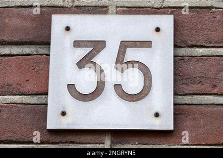 Nahaufnahme Haus Nr. 35 In Amsterdam Niederlande 7-2-2023 Stockfoto