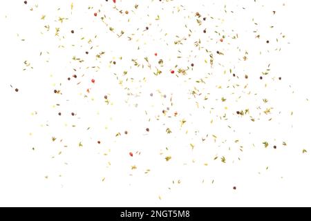 Verstreute Gewürze auf weißem Hintergrund. Hintergrund von Gewürzen und Gewürzen. Gewürzküche Bildschirmschoner. Gewürztextur auf weißem Hintergrund. Stockfoto