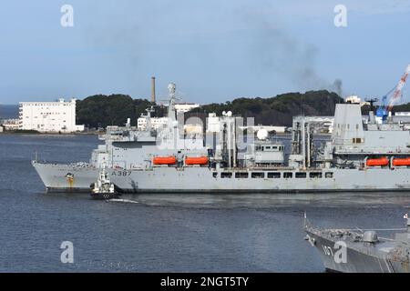 Präfektur Kanagawa, Japan - 23. August 2021: Royal Navy RFA Fort Victoria (A387), Nachfüllöler der Klasse Fort Victoria. Stockfoto