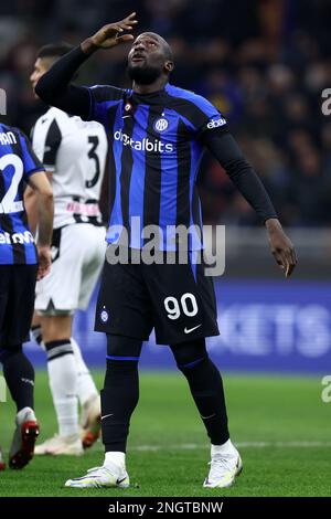 Romelu Lukaku vom FC Internazionale feiert das erste Tor seines Teams während des Spiels der Serie A vor dem FC Internazionale und Udinese Calcio im Stadio Giuseppe Meazza am 18. Februar 2023 in Mailand , Italien . Stockfoto