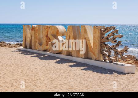 Zeichen des Musan Museum of Underwater Skulpture am Pernera Strand in Ayia Napa Stadt in Zypern Inselland Stockfoto