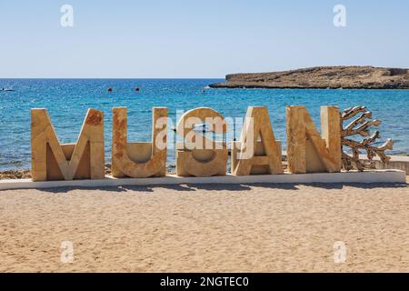 Zeichen des Musan Museum of Underwater Skulpture am Pernera Strand in Ayia Napa Stadt in Zypern Inselland Stockfoto