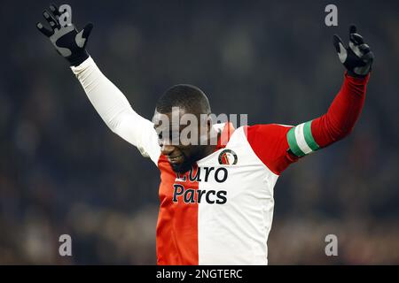 ROTTERDAM - Lutsharel Geertruida von Feyenoord feiert den 2-1. Sieg nach dem niederländischen Premier-League-Spiel zwischen Feyenoord und AZ im Feyenoord-Stadion de Kuip am 18. Februar 2023 in Rotterdam, Niederlande. ANP PIETER STAM DE JONGE Stockfoto