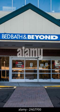 NORWALK, CT, USA - 18. FEBRUAR 2023: Bed Bath and Beyond Store in Norwalk schließt Stockfoto
