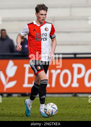 Rotterdam - Thijs Kraaijeveld während des Spiels zwischen Feyenoord O17 und ADO O17 in Nieuw Varkenoord am 18. Februar 2023 in Rotterdam, Niederlande. (Box zu Box Pictures/Tobias Kleuver) Stockfoto