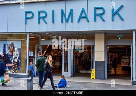 Der Primark-Laden in Chapel Street, Southport, Merseyside, England. Stockfoto