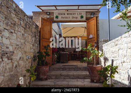 Zenon Weinkellerei in Omodos Stadt in den Troodos Bergen auf Zypern Inselland Stockfoto