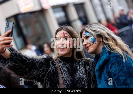 Rijeka, Kroatien. 19. Februar 2023. Reveller nehmen am 19. Februar 2023 an der traditionellen Karnevalsprozession in Rijeka, Kroatien, Teil. Foto: Nel Pavletic/PIXSELL Credit: Pixsell/Alamy Live News Stockfoto