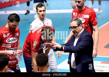 Taranto, Italien. 18. Februar 2023. Prisma Taranto ist ausgefallen. Während der Gioiella Prisma Taranto gegen Emma Villas Aubay Siena, Volleyball Italian Serie A Men SuperLeague Championship in Taranto, Italien, Februar 18 2023 Kredit: Independent Photo Agency/Alamy Live News Stockfoto