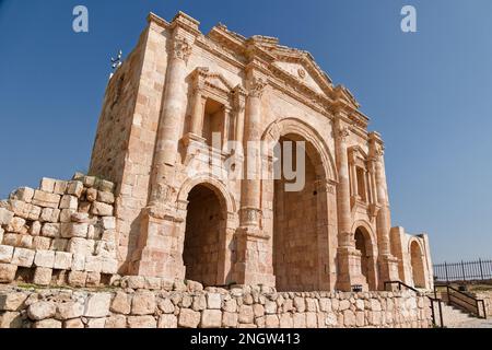 Der Hadrianbogen in der alten griechisch-römischen Stadt Jerash, Jordanien. Kredit: MLBARIONA/Alamy Stock Photo Stockfoto