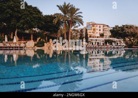 Coral Beach Hotel im Coral Bay Resort in Pegeia, Zypern Inselland Stockfoto