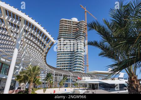 Baustelle eines der Türme des Yachthafens New Ayia Napa im Resort Ajia Napa in Zypern Stockfoto