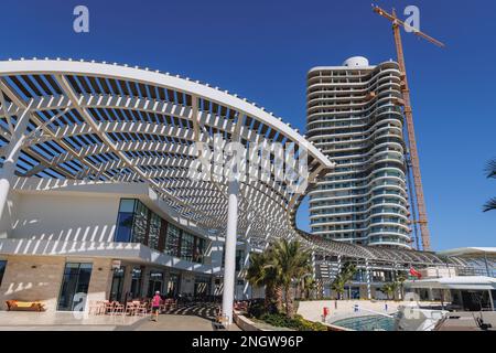 Baustelle eines der Türme des Yachthafens New Ayia Napa im Resort Ajia Napa in Zypern Stockfoto