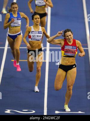 Isabelle Boffey gewinnt am zweiten Tag der britischen Leichtathletik-Hallenmeisterschaft in der Utilita Arena in Birmingham das Finale 800m für Frauen. Foto: Sonntag, 19. Februar 2023. Stockfoto