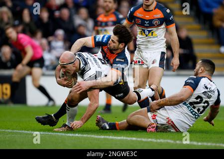 Danny Houghton vom Hull FC trifft während des Spiels der Betfred Super League im MKM Stadium in Hull. Foto: Sonntag, 19. Februar 2023. Stockfoto