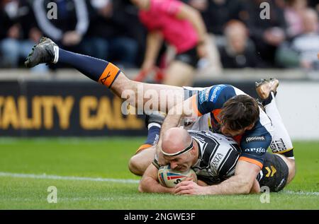 Danny Houghton vom Hull FC trifft während des Spiels der Betfred Super League im MKM Stadium in Hull. Foto: Sonntag, 19. Februar 2023. Stockfoto