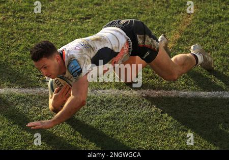 Alex Lewington von Saracens gewinnt beim Gallagher Premiership-Spiel im Mattioli Woods Welford Road Stadium in Leicester seinen zweiten Platz. Foto: Sonntag, 19. Februar 2023. Stockfoto
