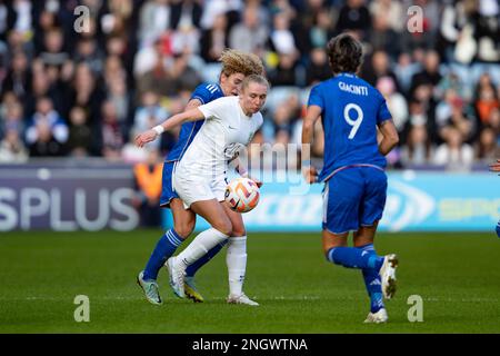 Coventry, Großbritannien. 19. Februar 2023 Coventry, Großbritannien. 19. Februar 2023Katie Robinson von England während des Arnold Clark Cup-Spiels zwischen England Women und Italien in der Coventry Building Society Arena, Coventry, am Sonntag, den 19. Februar 2023. (Foto: Gustavo Pantano | MI News) Guthaben: MI News & Sport /Alamy Live News Stockfoto