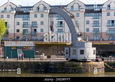 BRISTOL, Großbritannien - 13. Mai: Blick auf Fairbairn Dampf Kran durch den Fluss Avon in Bristol am 13. Mai 2019. Nicht identifizierte Personen Stockfoto