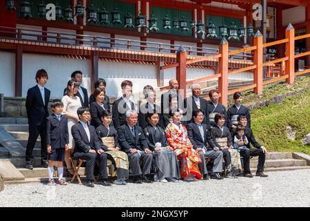 Nara Japan. Hochzeitsfeier im Yakushi-JI Tempel Stockfoto