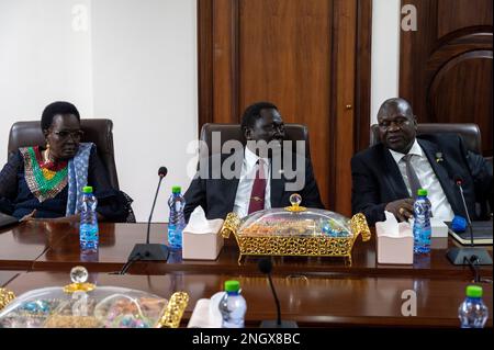 Freitag, 3. 2023. Februar: Juba South Sudan. Vizepräsident des Südsudan. Rick Machar Right Pilgerreise des Friedens. Moderator der schottischen Kirche RT Rev. Dr. Iain Greenshields ist in Juba, Südsudan, auf einer Friedenspilgerfahrt mit dem Papst und Erzbischof von Canterbury, Rev Justin Welby. Stockfoto